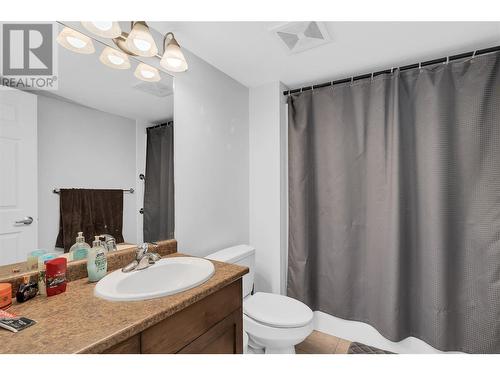 633 Lequime Road Unit# 208, Kelowna, BC - Indoor Photo Showing Bathroom