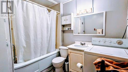 307 Smith Ave, Clinton, BC - Indoor Photo Showing Laundry Room