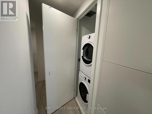 #2701 -199 Church St, Toronto, ON - Indoor Photo Showing Laundry Room