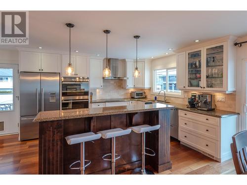 523 Stonor Street, Summerland, BC - Indoor Photo Showing Kitchen With Upgraded Kitchen