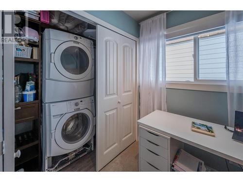 523 Stonor Street, Summerland, BC - Indoor Photo Showing Laundry Room