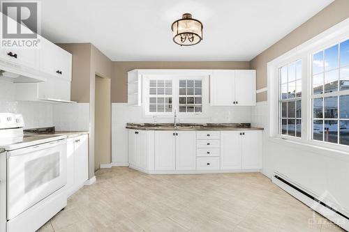 269-271 Kipling Square, Hawkesbury, ON - Indoor Photo Showing Kitchen With Double Sink