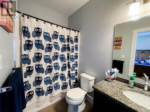 965 88 Avenue, Dawson Creek, BC - Indoor Photo Showing Bathroom