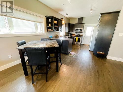 965 88 Avenue, Dawson Creek, BC - Indoor Photo Showing Dining Room