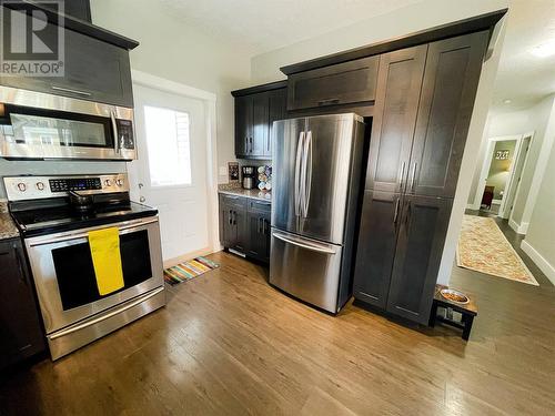965 88 Avenue, Dawson Creek, BC - Indoor Photo Showing Kitchen With Stainless Steel Kitchen