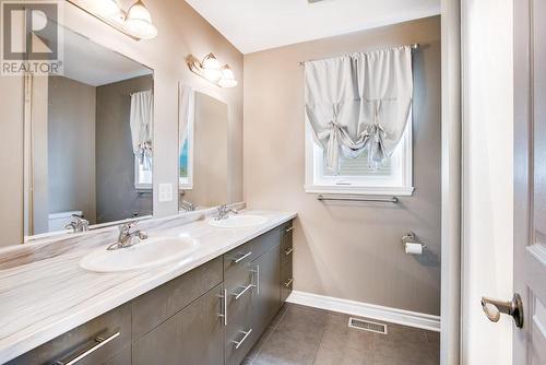 2133 Tremblay Avenue, Cornwall, ON - Indoor Photo Showing Bathroom