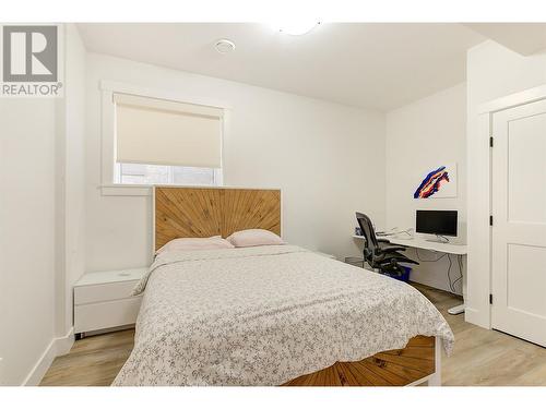 1726 Lake Vista Road, Kelowna, BC - Indoor Photo Showing Bedroom