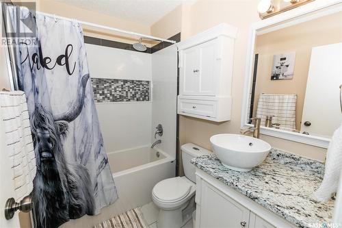 110 Atlantic Avenue, Kerrobert, SK - Indoor Photo Showing Bathroom