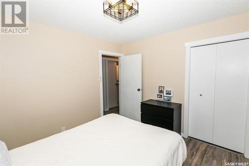 110 Atlantic Avenue, Kerrobert, SK - Indoor Photo Showing Bedroom