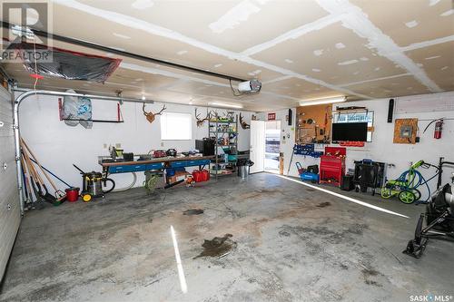 110 Atlantic Avenue, Kerrobert, SK - Indoor Photo Showing Garage