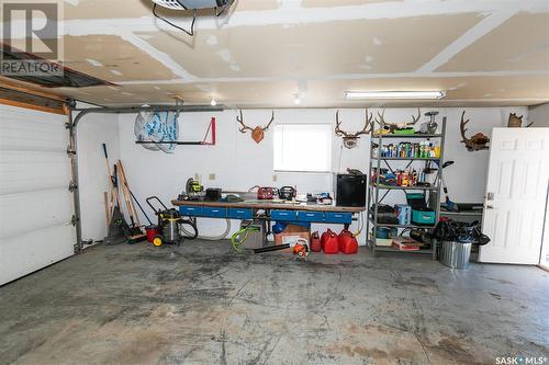 110 Atlantic Avenue, Kerrobert, SK - Indoor Photo Showing Garage