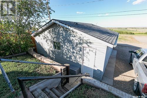 110 Atlantic Avenue, Kerrobert, SK - Outdoor