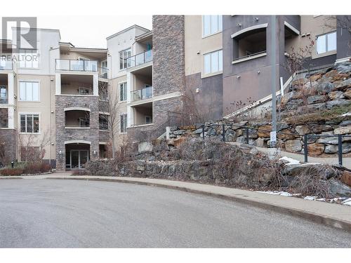 1875 Country Club Drive Unit# 1513, Kelowna, BC - Outdoor With Facade