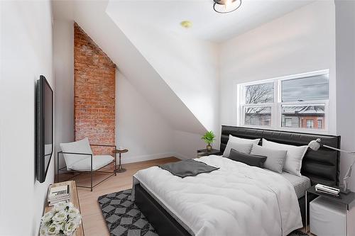 photo has been virtually staged - 113 Catherine Street N|Unit #3, Hamilton, ON - Indoor Photo Showing Bedroom
