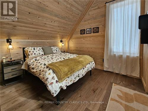 478 Lakewoods Drive, Madawaska Valley, ON - Indoor Photo Showing Bedroom