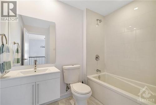 815 Norton Avenue, Ottawa, ON - Indoor Photo Showing Bathroom