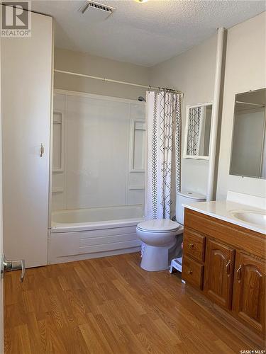 317 Aldridge Street, Bienfait, SK - Indoor Photo Showing Bathroom