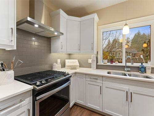 2986 Tower Ridge Rd, Duncan, BC - Indoor Photo Showing Kitchen With Stainless Steel Kitchen With Upgraded Kitchen
