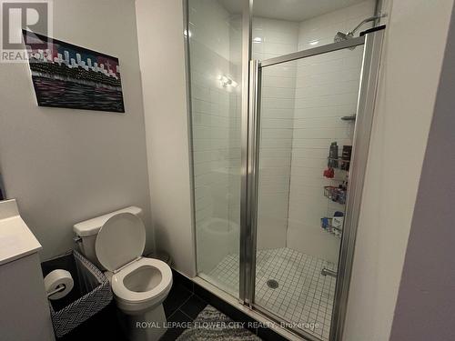 225 - 30 Shore Breeze Drive, Toronto, ON - Indoor Photo Showing Bathroom