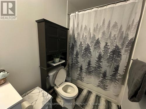 225 - 30 Shore Breeze Drive, Toronto, ON - Indoor Photo Showing Bathroom