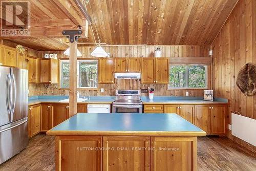 15 Pine River Crescent, Mulmur, ON - Indoor Photo Showing Kitchen