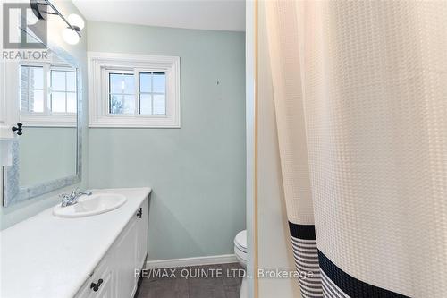 584 Highway 33 W, Quinte West, ON - Indoor Photo Showing Bathroom