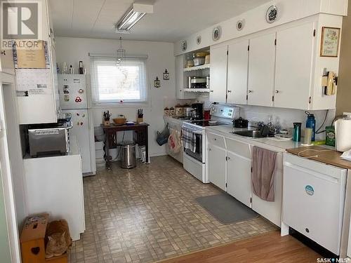 105 2Nd Avenue W, Nokomis, SK - Indoor Photo Showing Kitchen