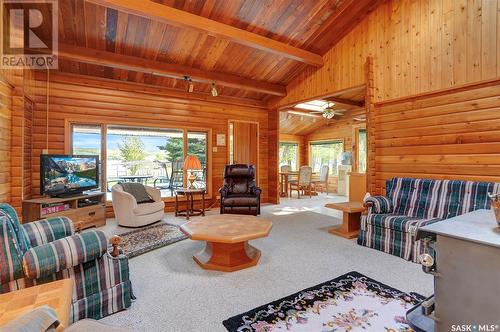 708 Tatanka Drive, Buffalo Pound Lake, SK - Indoor Photo Showing Living Room