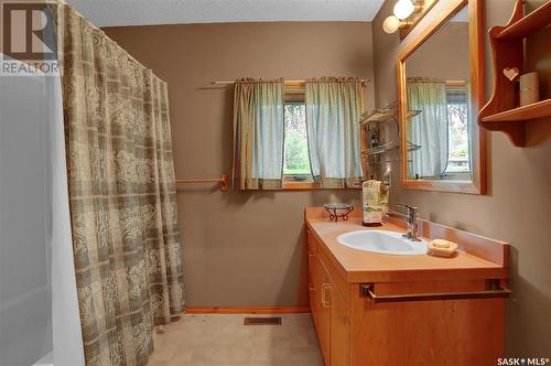 708 Tatanka Drive, Buffalo Pound Lake, SK - Indoor Photo Showing Bathroom