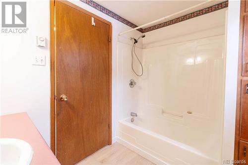22 Pitt Street, Sussex, NB - Indoor Photo Showing Bathroom