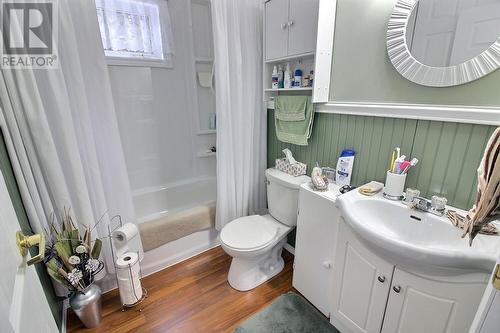 10 Cramms Road, Botwood, NL - Indoor Photo Showing Bathroom