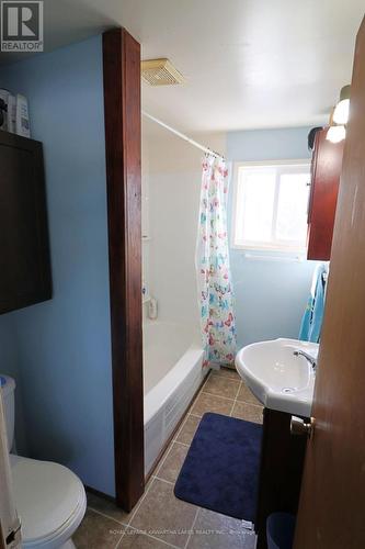 13 Eva St, Kawartha Lakes, ON - Indoor Photo Showing Bathroom