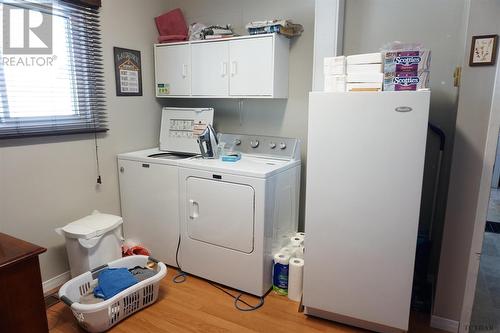 39 Third St E, Elk Lake, ON - Indoor Photo Showing Laundry Room