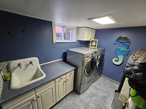 Salle de lavage - 414 6E Avenue, Deux-Montagnes, QC - Indoor Photo Showing Laundry Room
