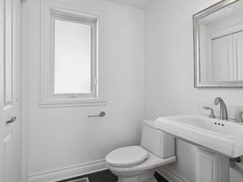Salle d'eau - 42A Av. Du Golf, Pointe-Claire, QC - Indoor Photo Showing Bathroom