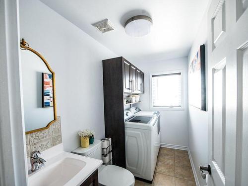 Salle d'eau - 2865 Rue Des Muscaris, Vaudreuil-Dorion, QC - Indoor Photo Showing Laundry Room