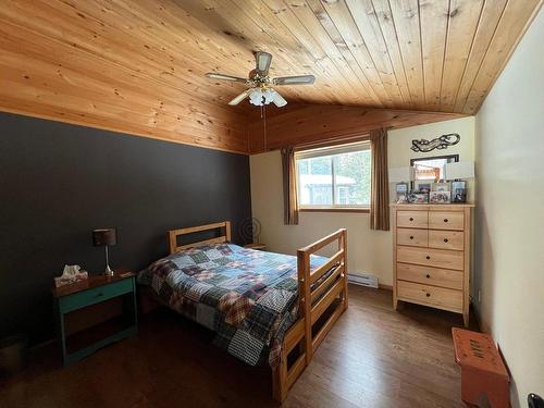 Chambre Ã Â coucher - 104 Ch. Du Père-Pilon, Kipawa, QC - Indoor Photo Showing Bedroom