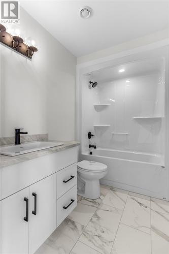 155 Castle Bridge Drive, St. John'S, NL - Indoor Photo Showing Bathroom