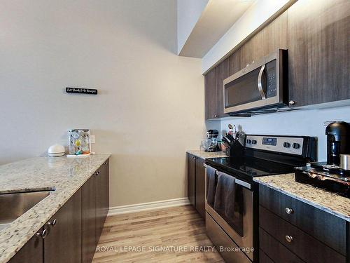 304-7 Anchorage Cres, Collingwood, ON - Indoor Photo Showing Kitchen With Upgraded Kitchen