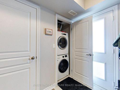 304-7 Anchorage Cres, Collingwood, ON - Indoor Photo Showing Laundry Room