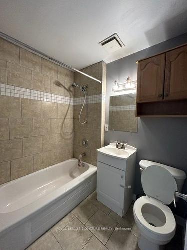 293 Matchedash St N, Orillia, ON - Indoor Photo Showing Bathroom