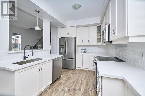 3845 Ryan Ave, Fort Erie, ON - Indoor Photo Showing Kitchen With Stainless Steel Kitchen
