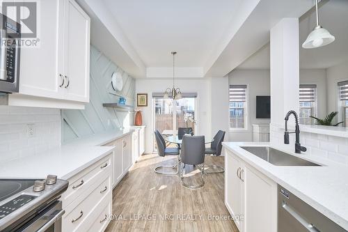 3845 Ryan Ave, Fort Erie, ON - Indoor Photo Showing Kitchen With Upgraded Kitchen