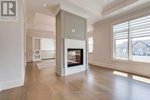 117 Dexter Rd, Richmond Hill, ON - Indoor With Fireplace