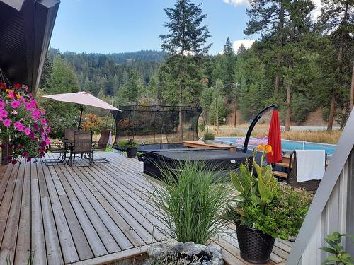 2111 Dunn Road, Christina Lake, BC - Outdoor With Deck Patio Veranda