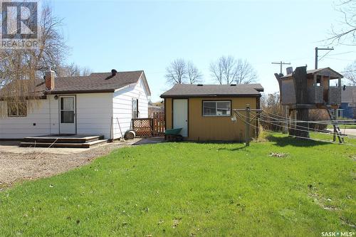 116 Ash Avenue N, Eastend, SK - Outdoor With Exterior