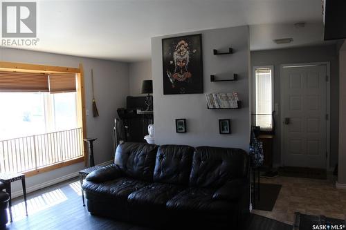 116 Ash Avenue N, Eastend, SK - Indoor Photo Showing Living Room