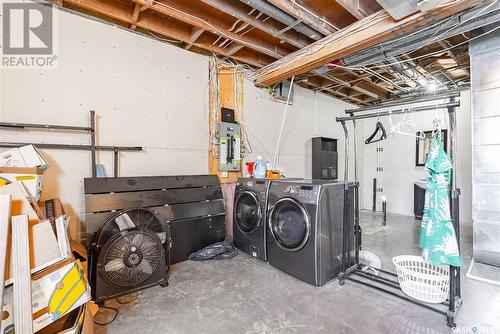 1124 9Th Street, Perdue, SK - Indoor Photo Showing Laundry Room