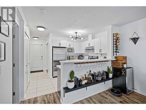567 Yates Road Unit# 408, Kelowna, BC - Indoor Photo Showing Kitchen