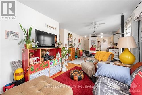 191 Castor Street, Prescott And Russell, ON - Indoor Photo Showing Living Room